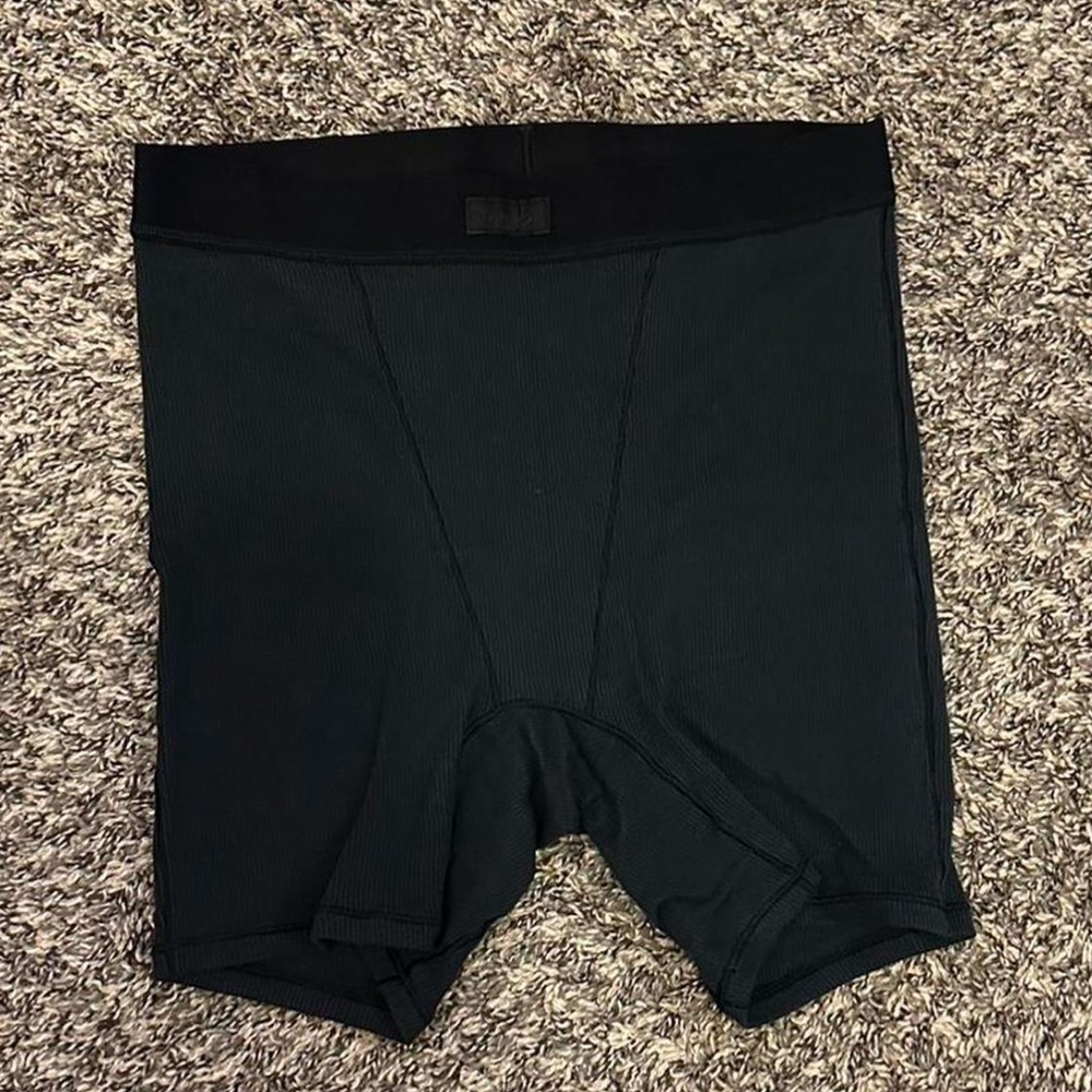 SKIMS LOUNGE SHORTS